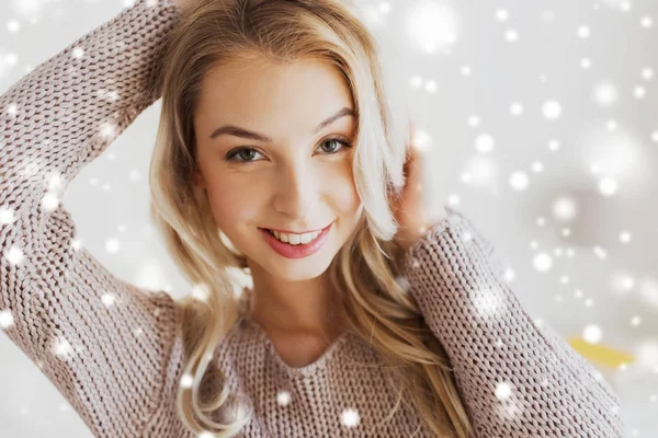 Close up of happy young woman or teenage girl — Stock Photo, Image