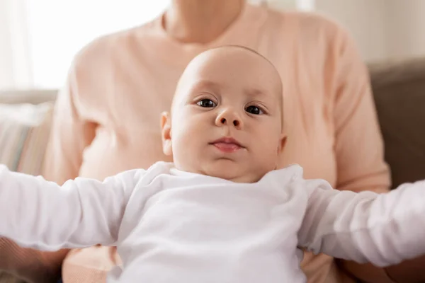 Close up of mother with little baby boy at home — Stock Photo, Image