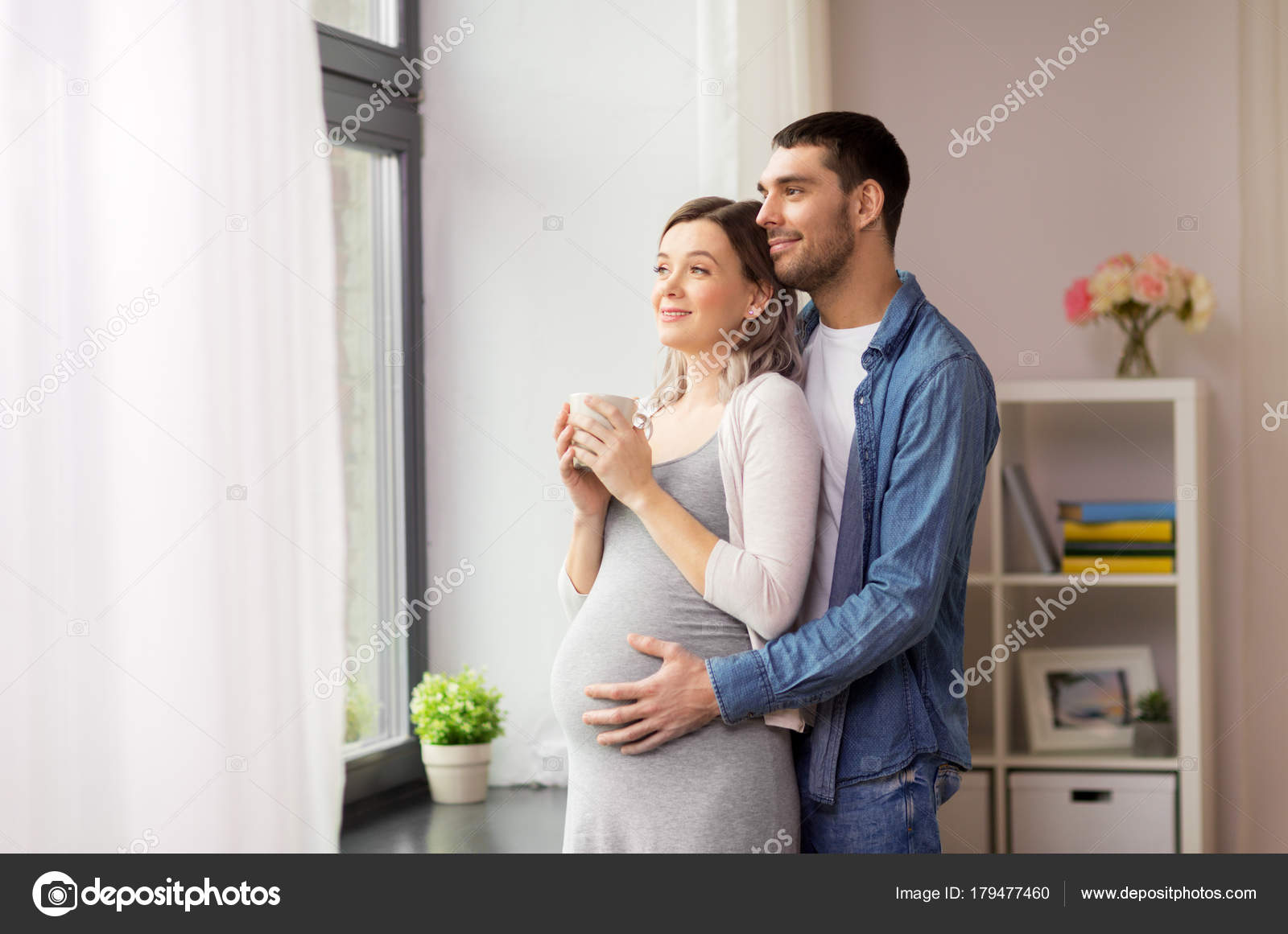 paren-laskaet-krasivuyu-zhenshinu-seks-foto-s-golimi-muzhchinami
