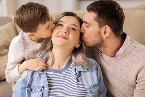 Happy family portrait at home — Stock Photo, Image