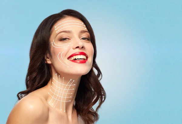 Wanita dengan panah tajam di wajah dan kulit leher — Stok Foto