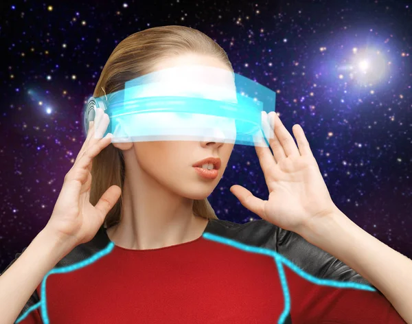 Mujer en gafas de realidad virtual sobre el espacio — Foto de Stock