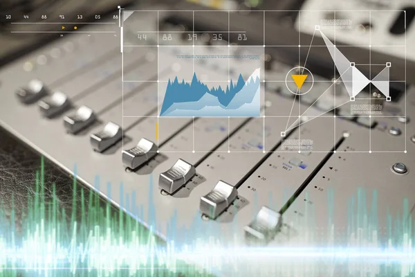 Console de mixage de musique au studio d'enregistrement sonore — Photo