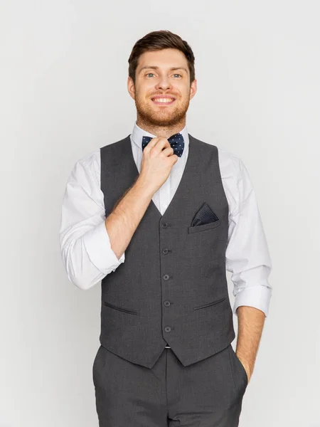 Hombre feliz en traje de fiesta vestirse para la fiesta —  Fotos de Stock