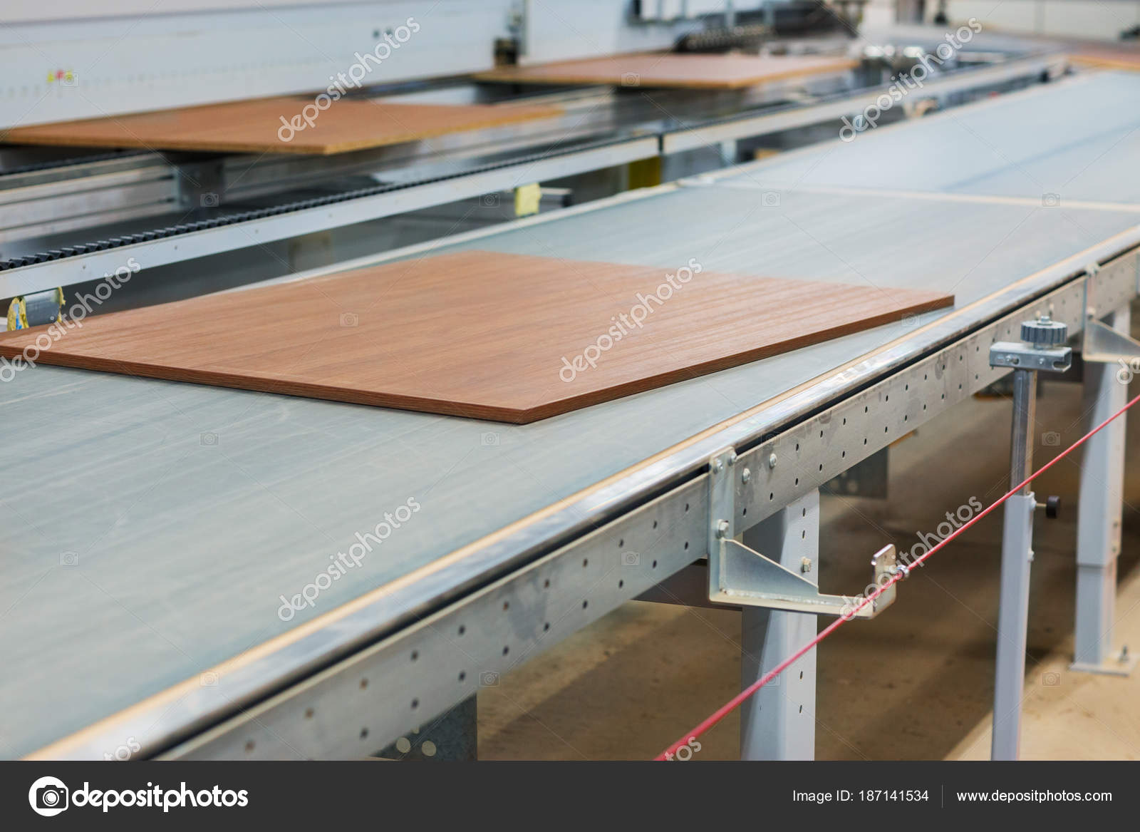 Ahşap mobilya Fabrikası�nda Zincirleme makara kurullarında Ahşap mobilya Fabrikası�nda Zincirleme makara kurullarında