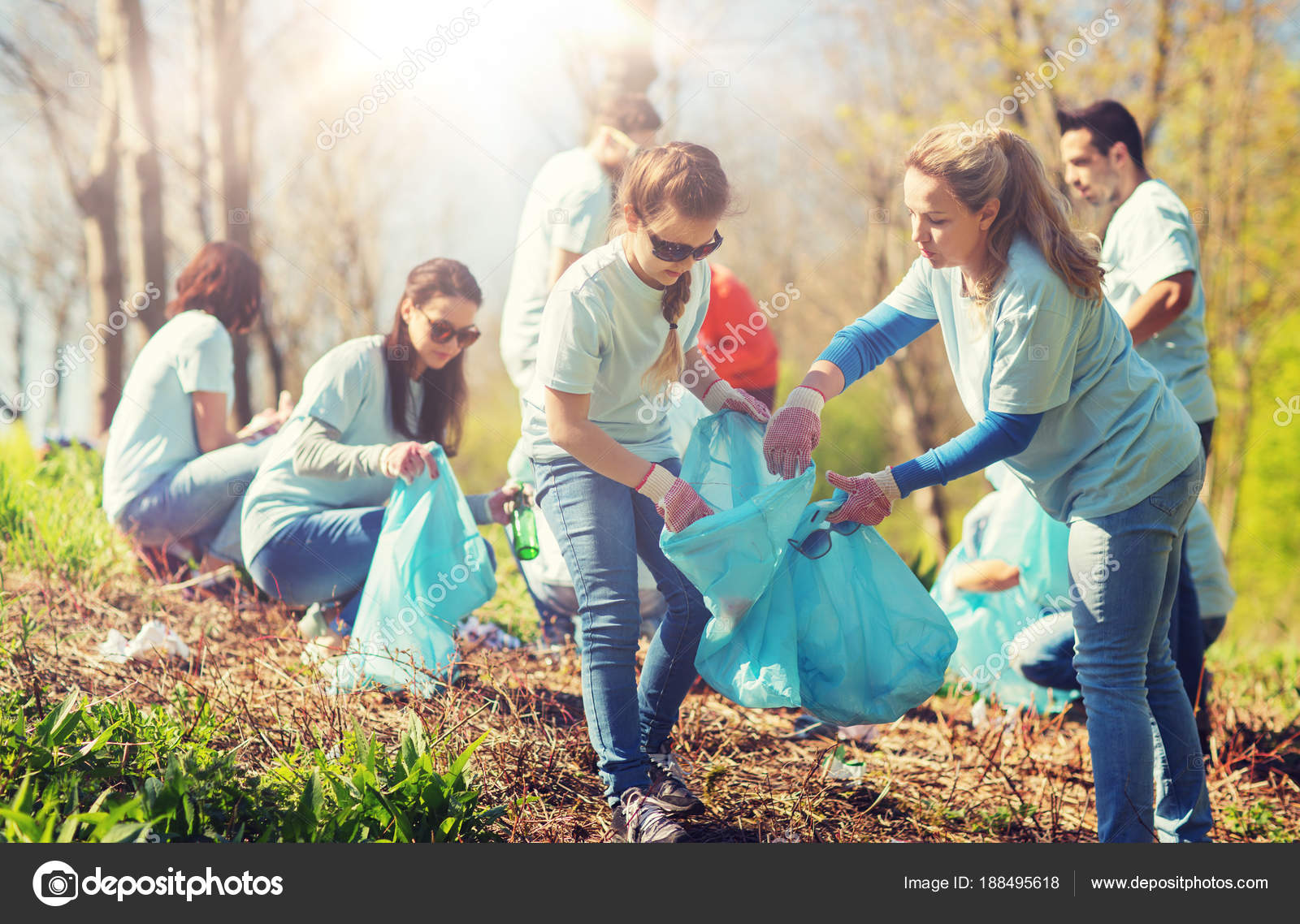 Волонтеры в работе. Волонтеры их работа. Волонтеры их работа. Культурное волонтёрство. Волонтеры культуры.