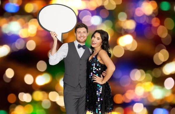 Couple avec bulle de texte sur les lumières de fête — Photo