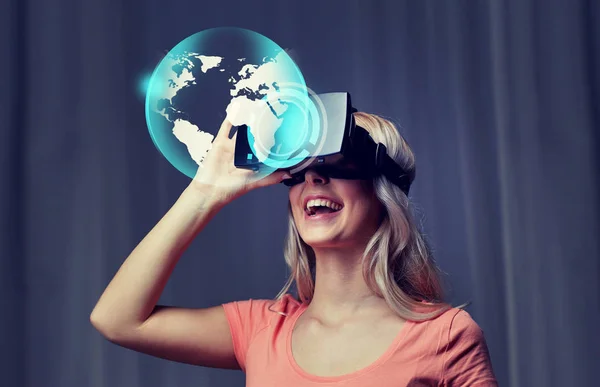 Vrouw in virtual reality headset of 3D bril — Stockfoto