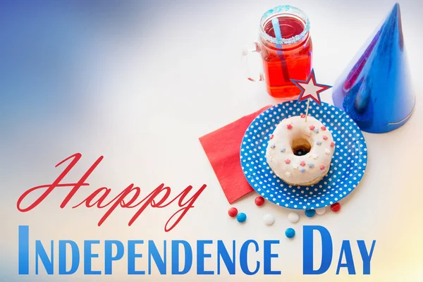 Kobliha s šťávy a bonbony na den nezávislosti — Stock fotografie
