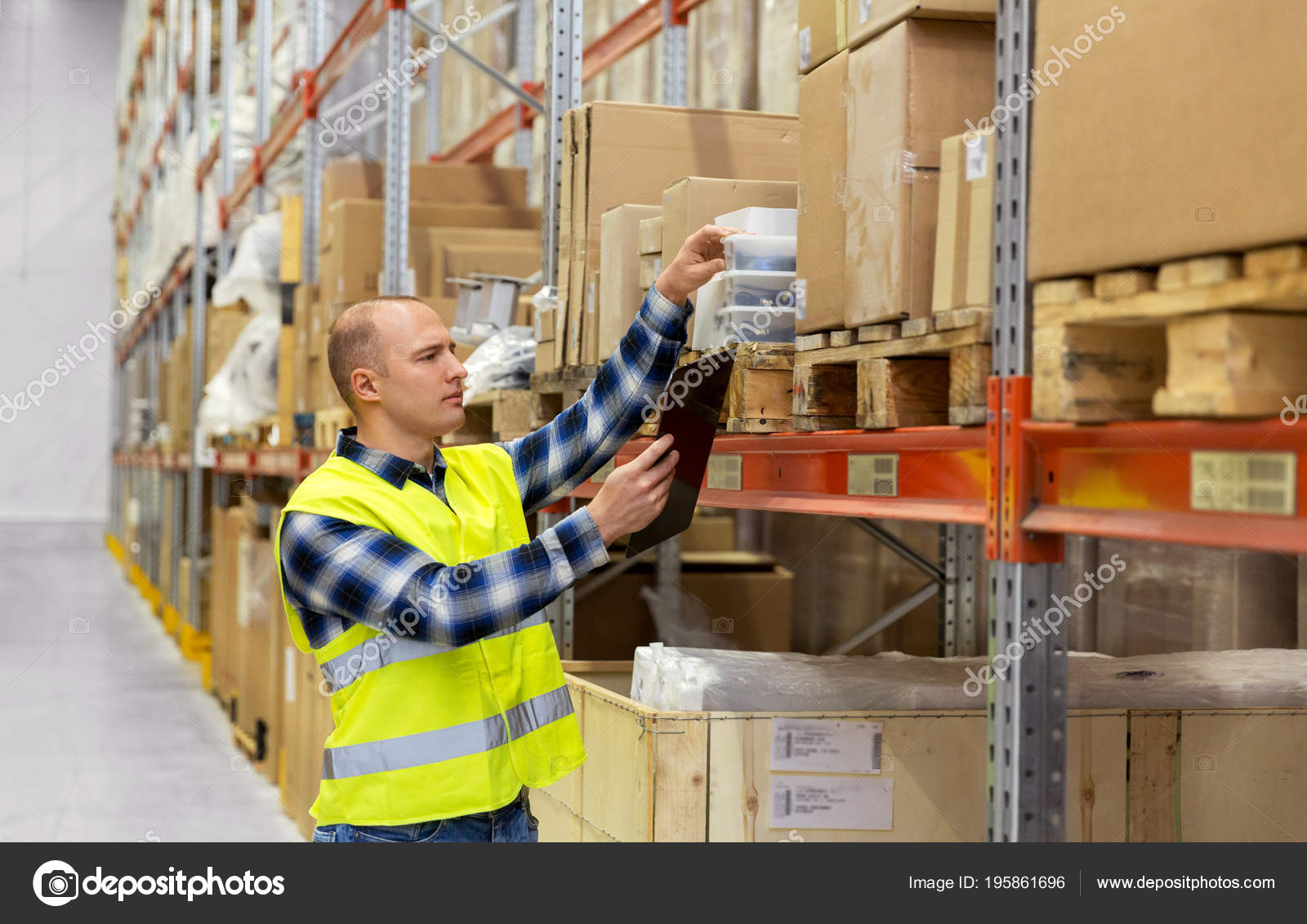 сборщик упаковщик. ожидается на складе. Iml статусы. логистика склад. Fm logistic толбино.