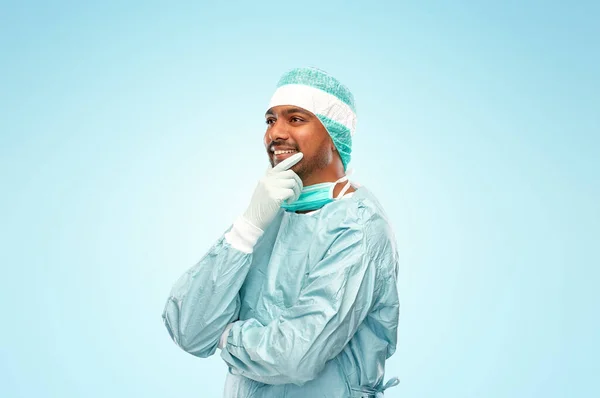 Indischer Arzt oder Chirurg in Schutzkleidung — Stockfoto