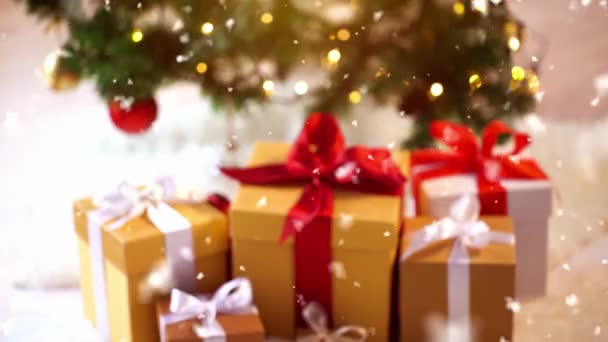Evde Noel 'de hediye kutusu olan çift. — Stok video