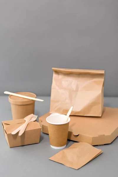 外卖食品用一次性纸容器 — 图库照片