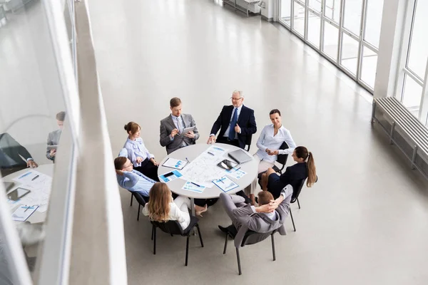 Business team met regeling vergadering op kantoor — Stockfoto