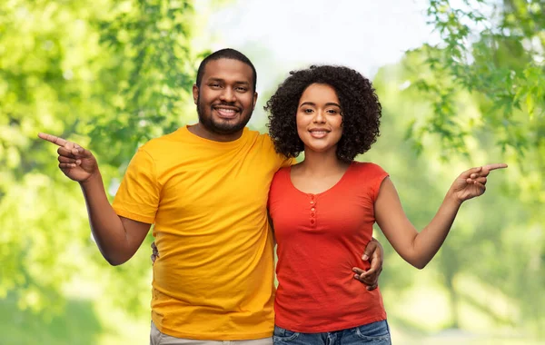 Feliz casal afro-americano — Fotografia de Stock