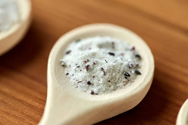 Close up of wooden spoon with flavored salt — ストック写真