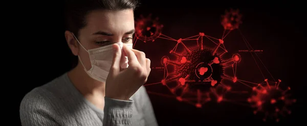 Sjuk kvinna i skyddande medicinsk mask coronavirus — Stockfoto