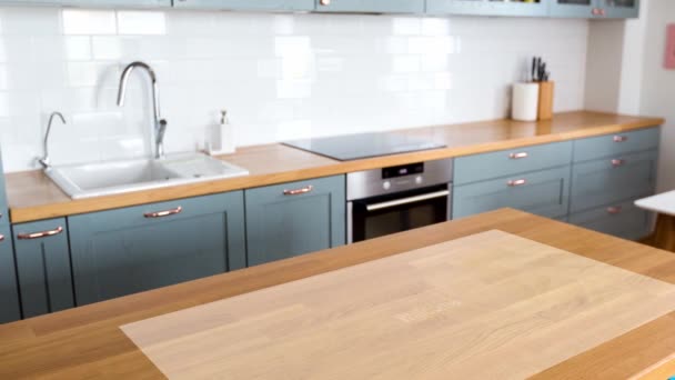 Sanal ekranlı akıllı ev mutfağı — Stok video