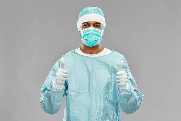 穿着防护服的印度男医生或外科医生 — 图库照片