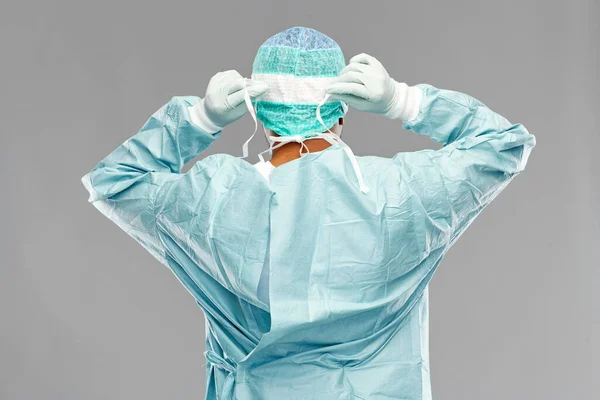 Indian male doctor or surgeon in protective wear — Stock Photo, Image