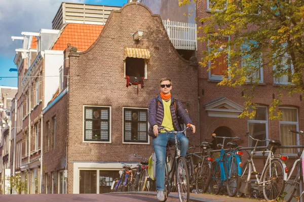 Cycliste à Amsterdam — Photo