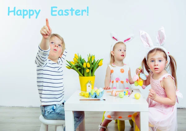 Twee kinderen van Pasen — Stockfoto