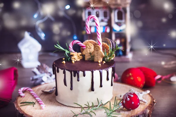 Kerst cake op houten voet — Stockfoto