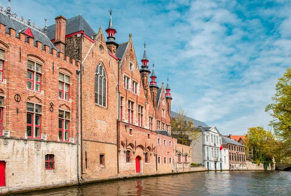 Vieux bâtiments à Bruges — Photo
