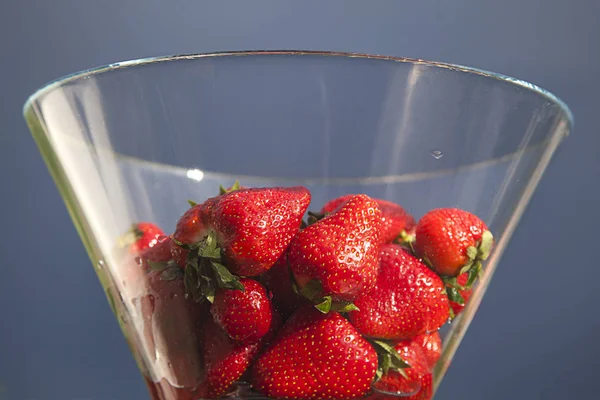 Plate of strawberries — Stock Photo, Image