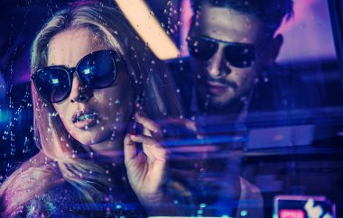 Bir çekici celeb çift renkli portresi