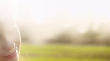 Bir yaz hava zevk çekici hanım