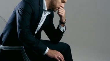 Sefil genç işadamı, iş kavramı