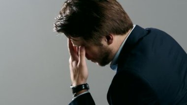 Sefil genç işadamı, iş kavramı