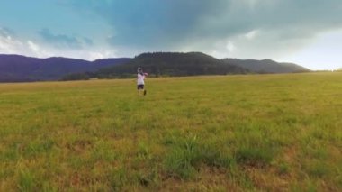 Küçük pilot oyun kağıt uçak