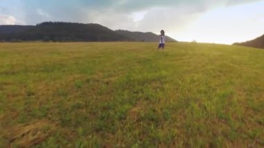 Küçük pilot oyun kağıt uçak