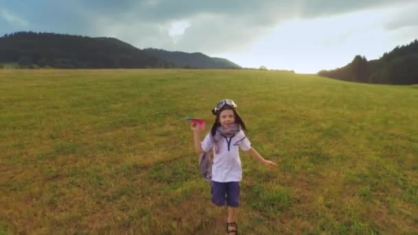 Küçük Pilot Oyun Kağıt Uçak — Stok video