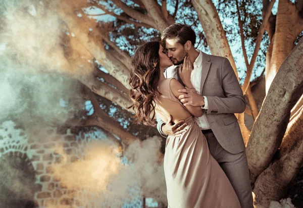 Hermosa pareja fotos de stock, imágenes de Hermosa pareja sin royalties | Depositphotos Hermosa pareja fotos de stock, imágenes de Hermosa pareja sin royalties | Depositphotos