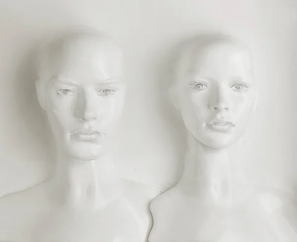 Duas cabeças de bandaid de manequim - obra-prima — Fotografia de Stock
