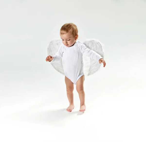 かわいい小さな赤ちゃん天使の肖像画 — ストック写真