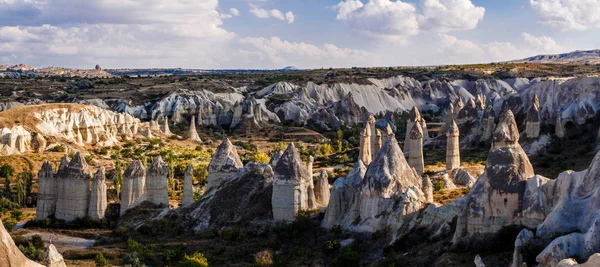 Steinsäulen Tal Der Liebe Nationalpark Goreme Goreme Dorf Anatolien Türkei — Stockfoto