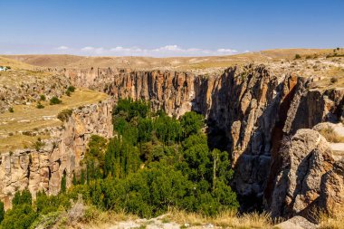Türkiye 'nin Kapadokya kentindeki İhlara Vadisi' nde panoramik manzara.