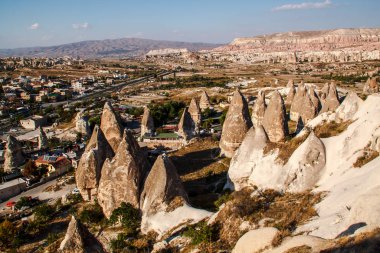 Goreme Ulusal Parkı 'nın panoramik manzarası. Türkiye.