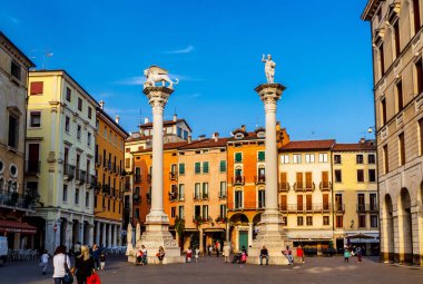 Vicenza, Italy - Oktober, 01, 2017: Columns with sculptures of piazza dei Signori.