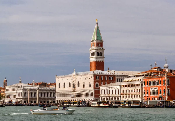 View Doge Palace Bell Tower San Marco Venice Italy — стоковое фото