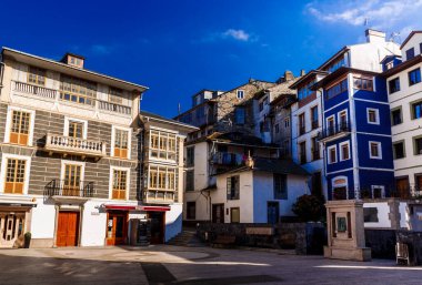 Luarca, İspanya - 06 Ekim 2016: Paseo del Muelle, Luarca, İspanya.