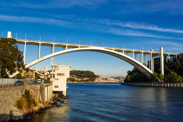 Oporto Portogallo Ottobre 2016 Ponte Arrabida Ponte Arco Cemento Armato — Foto Stock