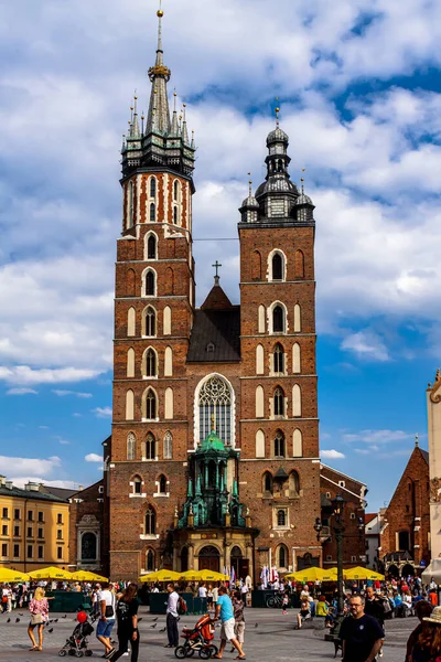 Krakau Polen Augustus 2012 Mary Basiliek Aan Grote Markt Van Stockfoto