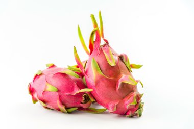 Beyaz arkaplanda Ejder Meyvesi izole