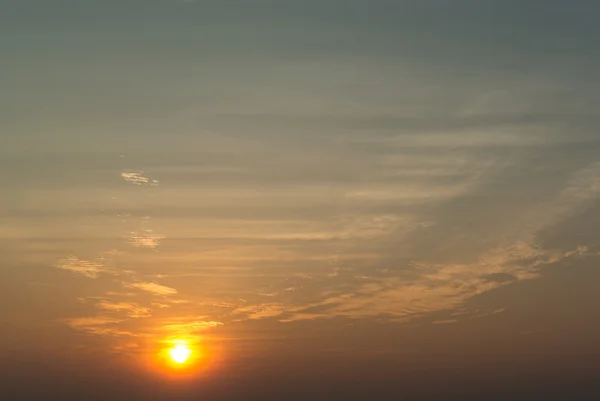 Céu pôr-do-sol agradável — Fotografia de Stock