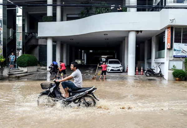 Inondation après de fortes pluies à Sriracha, Chonburi, Thaïlande — Photo